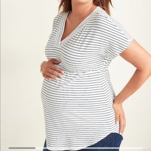 Old Navy Maternity Luxe V-Neck Tunic Tee